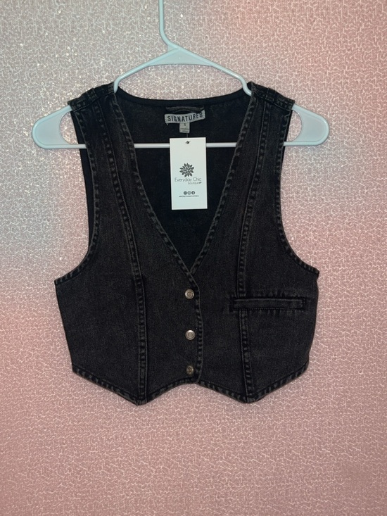 Tops - Everyday Chic Women's Black Denim Vest